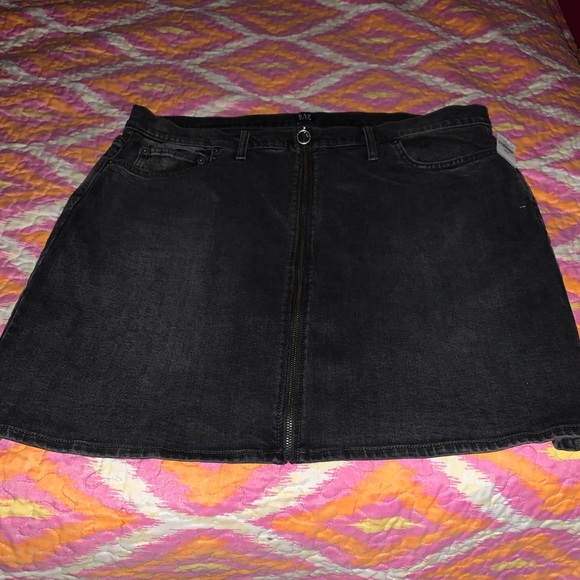 Gap black denim skirt NWT - Picture 2 of 4
